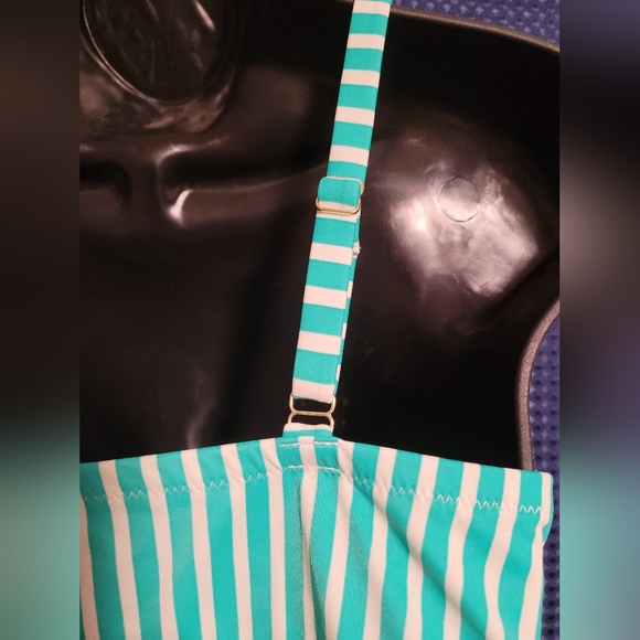 Sold NWT Kona Sol Striped Tankini Swim Top - Picture 4 of 8